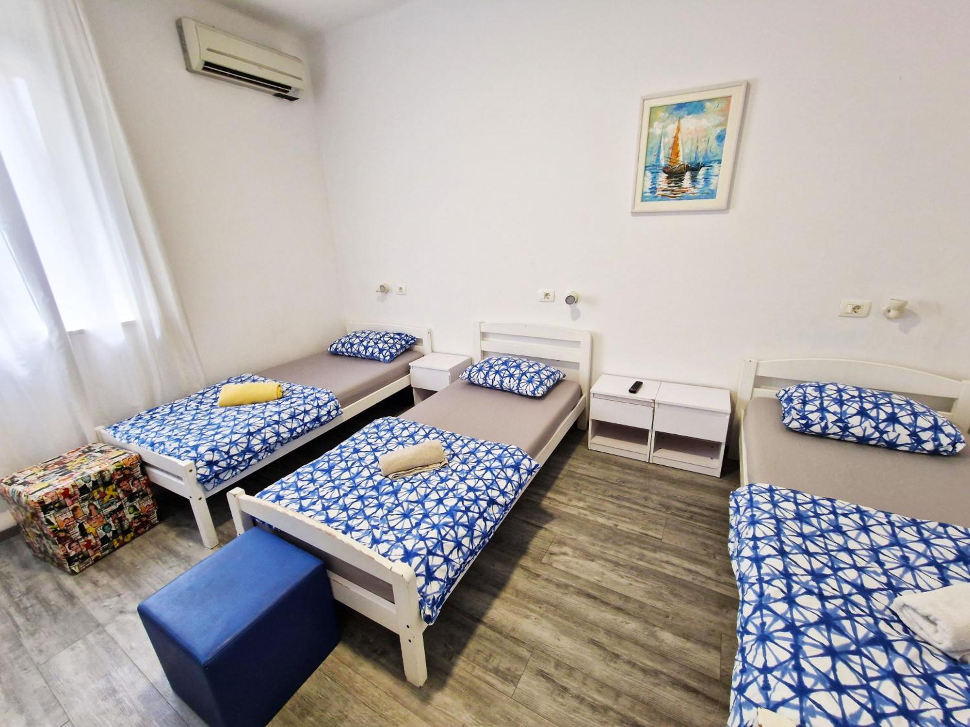 Croparadise Hostel Split Exterior photo